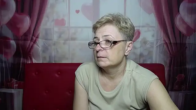 EmiliaGree's Live XXX Chat
