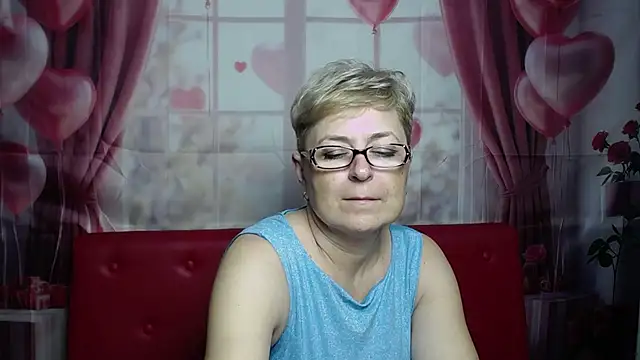 EmiliaGree's Live XXX Chat