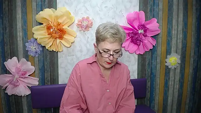 EmiliaGree Pertunjukan Webcam