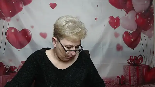 EmiliaGree: онлайн-секс-чат