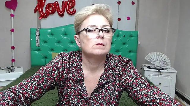 EmiliaGree Live XXX-Chat