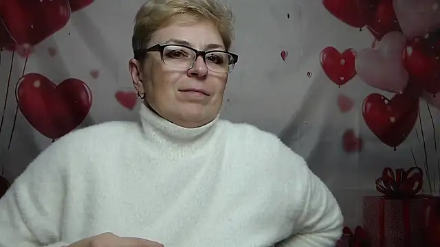 EmiliaGree Chat XXX live