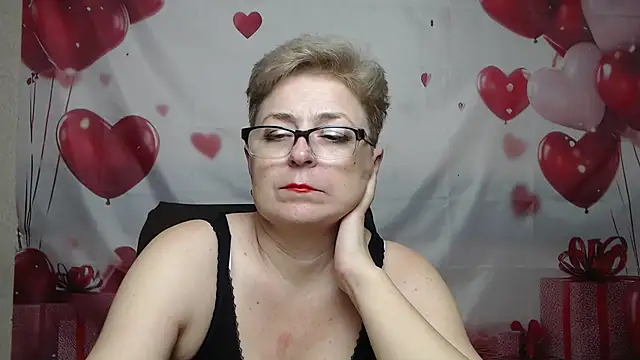 EmiliaGree's Live XXX Chat