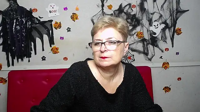 EmiliaGree's Live XXX Chat