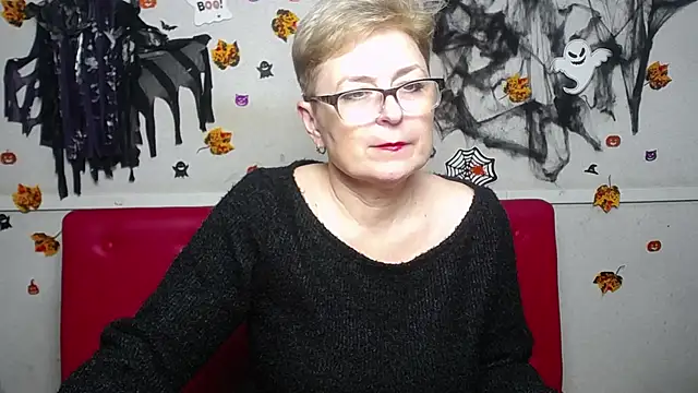 EmiliaGree Adlı Modelin Canlı XXX Sohbeti