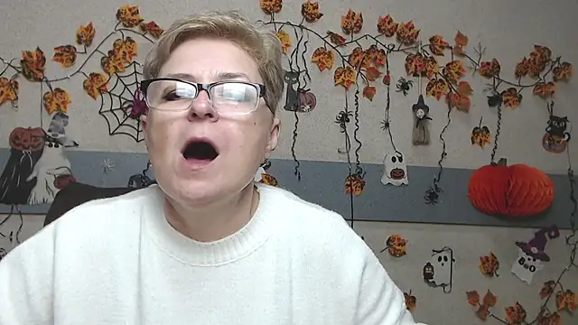 EmiliaGree's Live XXX Chat