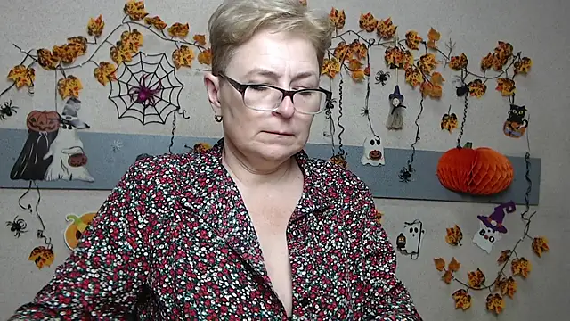 EmiliaGree live XXX chat