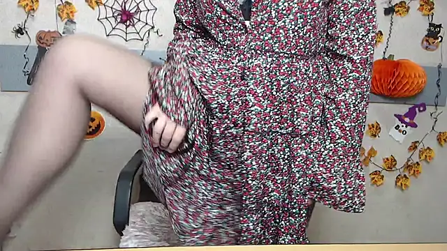 EmiliaGreen Live XXX chat
