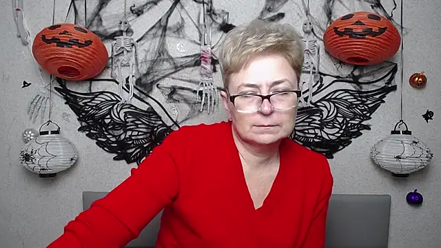 EmiliaGree Chat XXX live