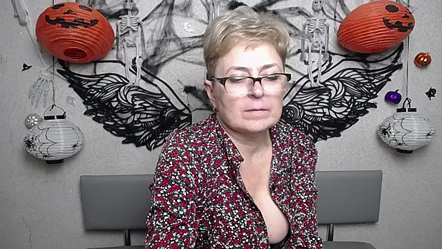 Chatroom XXX en direct de EmiliaGree