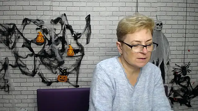 Živý XXX chat EmiliaGree