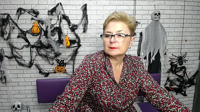 EmiliaGree's Live XXX Chat