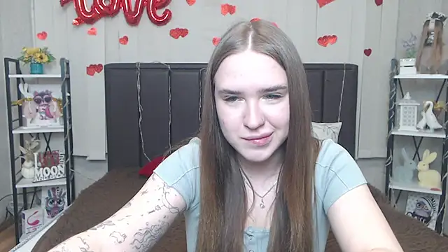 LauraHlot Adlı Modelin Canlı XXX Sohbeti
