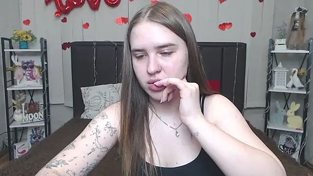LauraHlot Adlı Modelin Canlı XXX Sohbeti