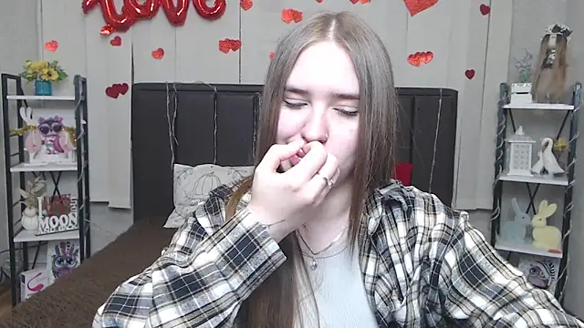 LauraHlot élő XXX-chatje