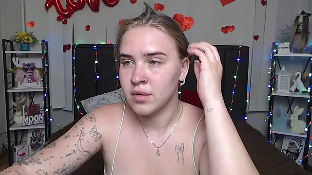 LauraHlotのウェブカメラショー