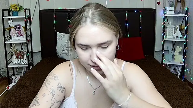 LauraHlot Adlı Modelin Canlı XXX Sohbeti