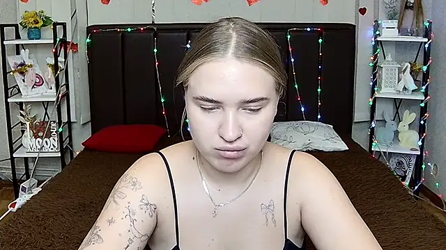 LauraHlot's Live XXX Chat