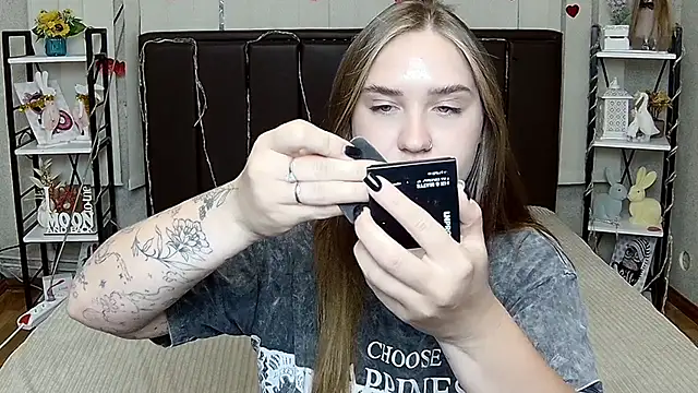 LauraHlot's Live XXX Chat