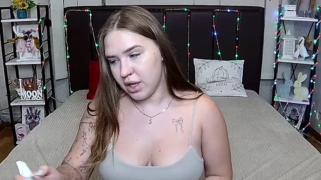 LauraHlot 现场XXX聊天