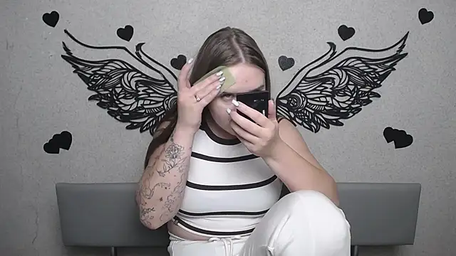 Chatroom XXX en direct de LauraHlot