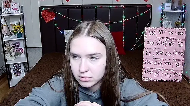 LauraHlotのウェブカメラショー