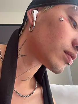 Show modela santikhalifa na web-kameri