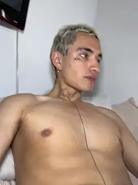 Show modela santikhalifa na web-kameri
