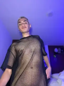 הופעת וובקאם של santikhalifa
