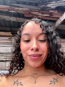 Show modela MarieLeon na web-kameri