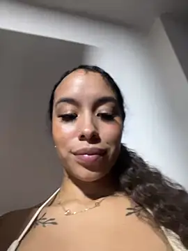 Chat +18 de MarieLeon ao vivo