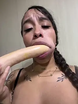 MarieLeon's Live XXX Chat