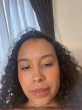 MarieLeon XXX чат на живо
