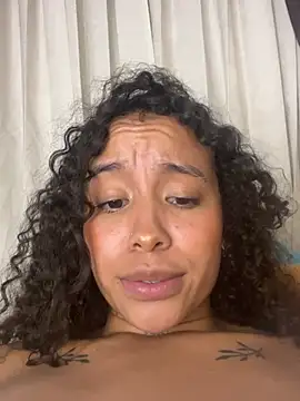 MarieLeon 现场XXX聊天