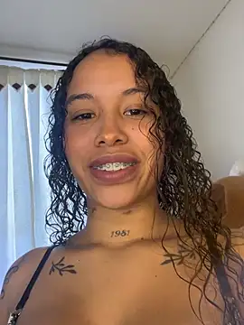 Chat XXX ao vivo de MarieLeon