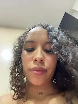 MarieLeon Pertunjukan Webcam