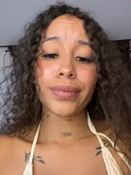 MarieLeon's Live XXX Chat