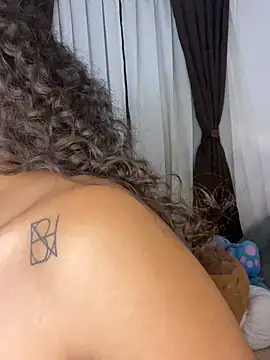 צ'אט XXX בשידור חי של MarieLeon