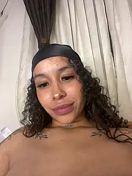 MarieLeon Chat XXX live