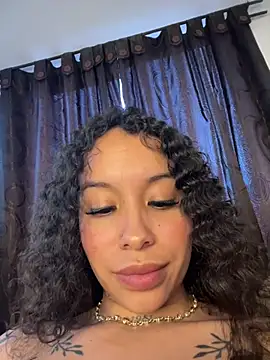MarieLeon 现场XXX聊天