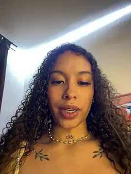 MarieLeon Chat XXX in diretta