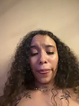 MarieLeon webcam show