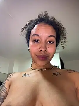 Chat +18 de MarieLeon ao vivo