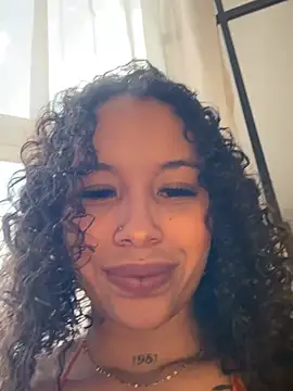 MarieLeon Chat XXX in diretta