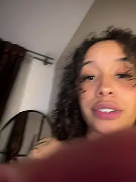 MarieLeon Adlı Modelin Web Kamerası Şovu