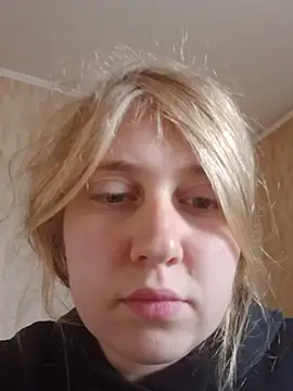 AnastasiaSky19 Adlı Modelin Canlı XXX Sohbeti