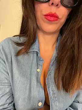 Sara87Show4U Show in webcam