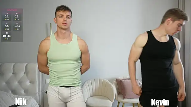 Show modela Nik_Sharp na web-kameri