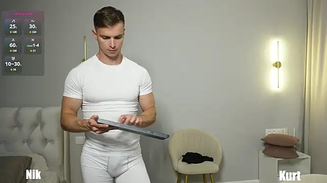 Nik_Sharp Pertunjukan Webcam