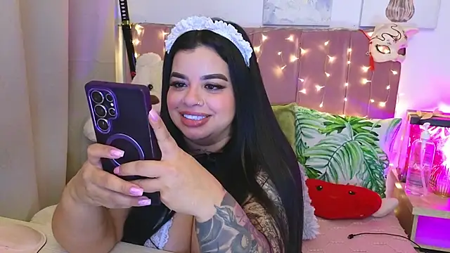 MiahJoness Chat XXX in diretta